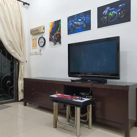 Uthm Parit Raja Homestay Exterior photo
